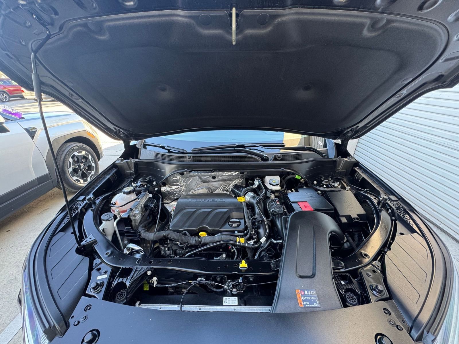 Used 2025 Chevrolet Trax LT image 32