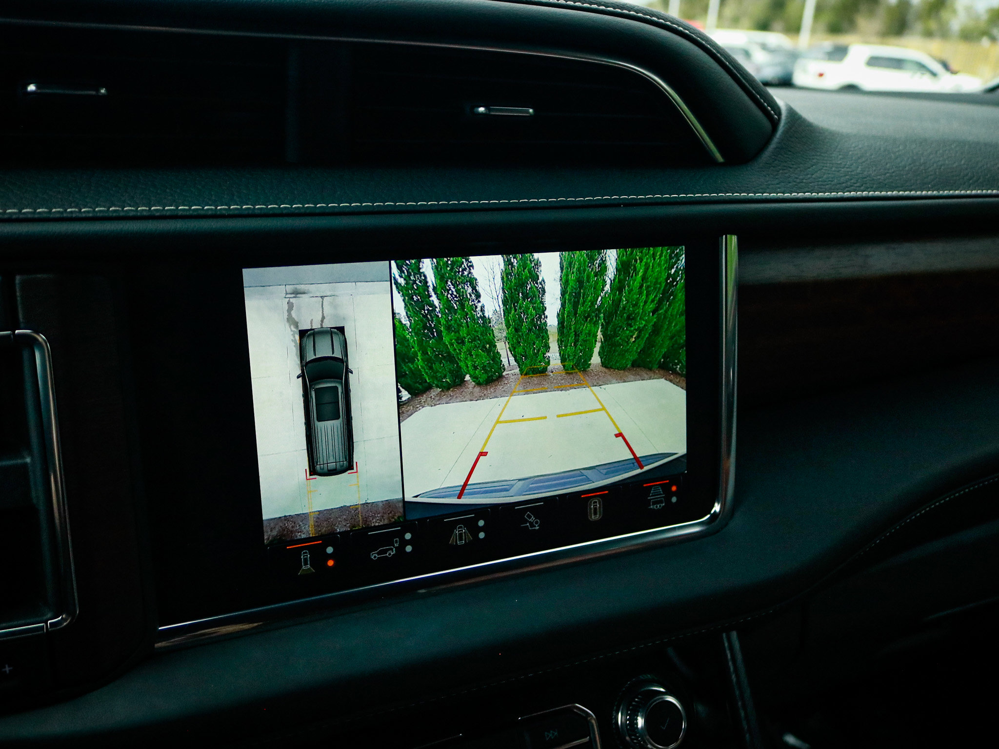 Used 2024 GMC Yukon XL Denali Ultimate image 26