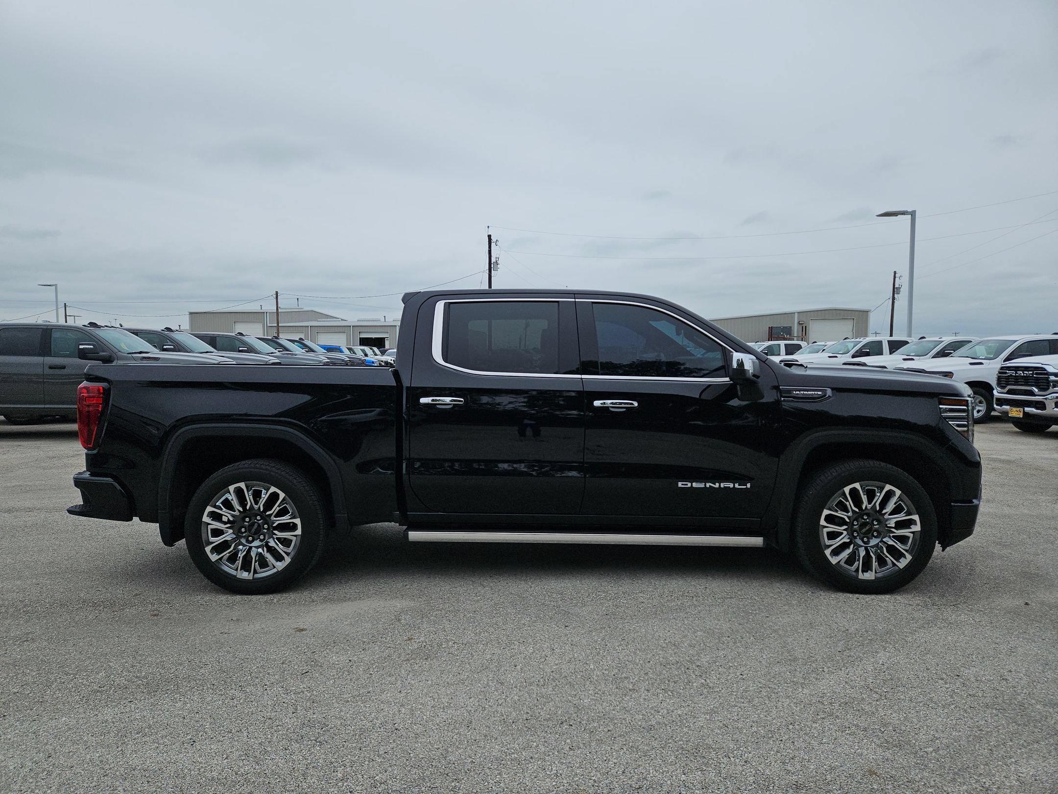 Used 2024 GMC Sierra 1500 Denali Ultimate AWD/4WD image 2