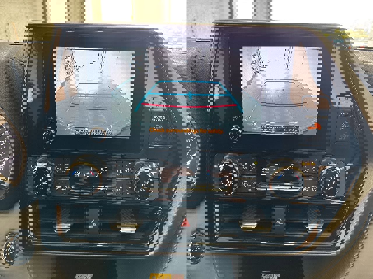 Used 2023 Toyota Highlander XLE image 27