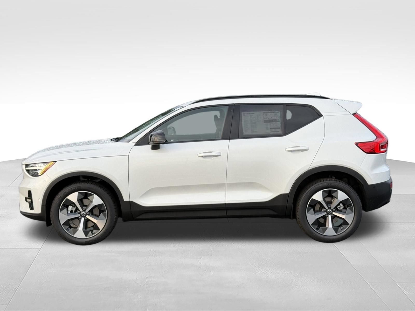 New 2026 Volvo XC40 B5 Plus w/ Protection Package Premier AWD/4WD image 2