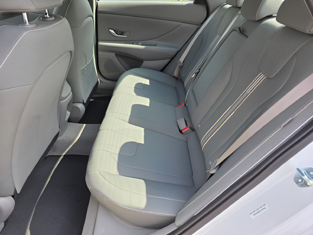 New 2026 Hyundai Elantra SEL Sport Premium FWD image 11
