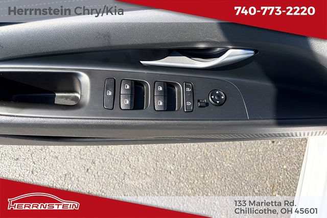 Used 2024 Hyundai Elantra SE FWD image 12