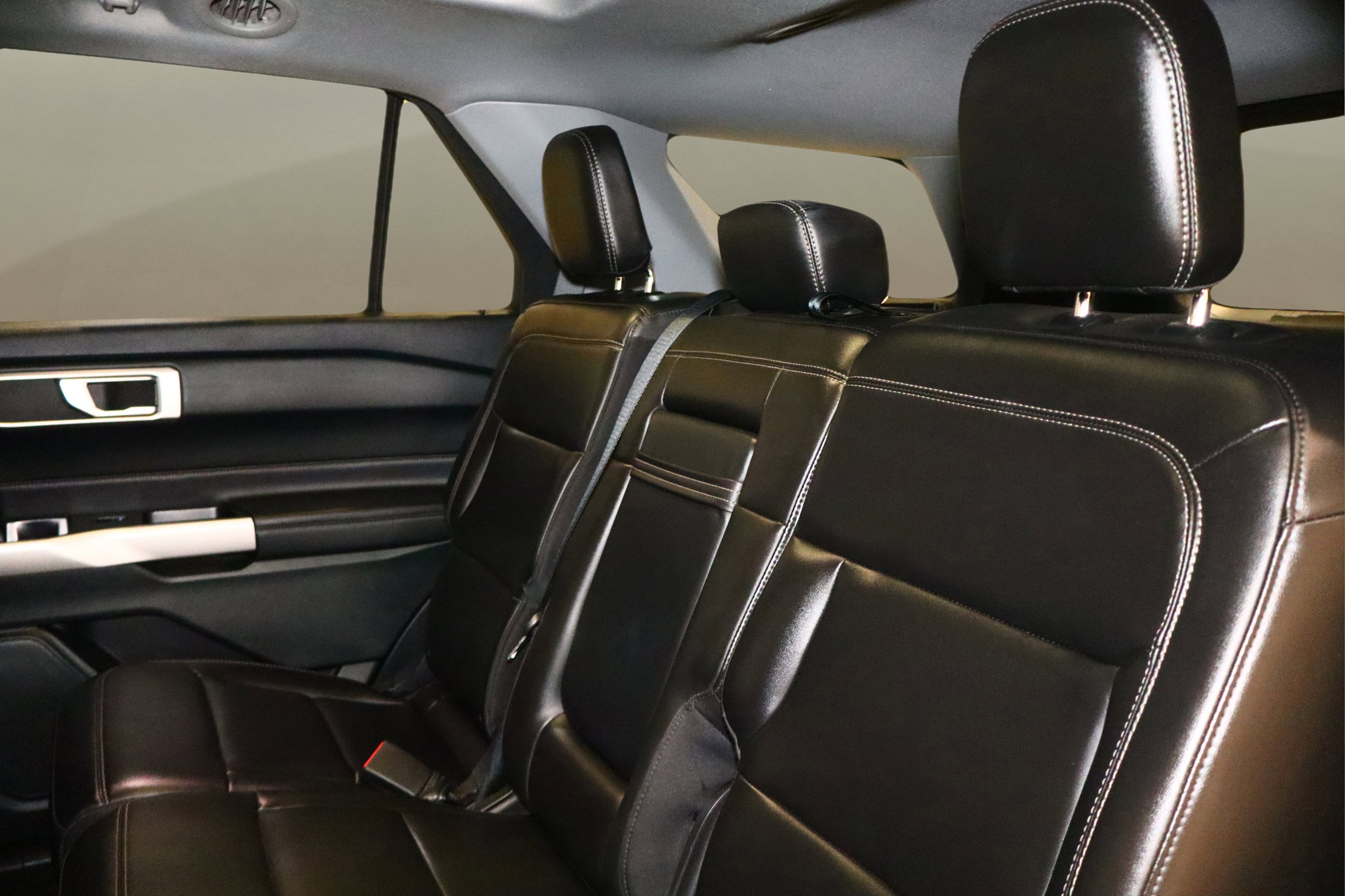 Used 2024 Ford Explorer XLT w/ Equipment Group 202A image 16