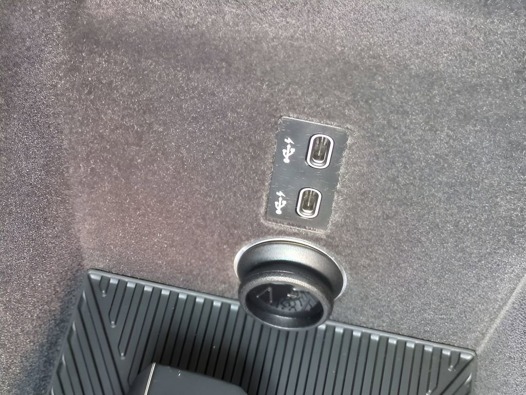 New 2026 BMW 750e xDrive AWD/4WD image 23