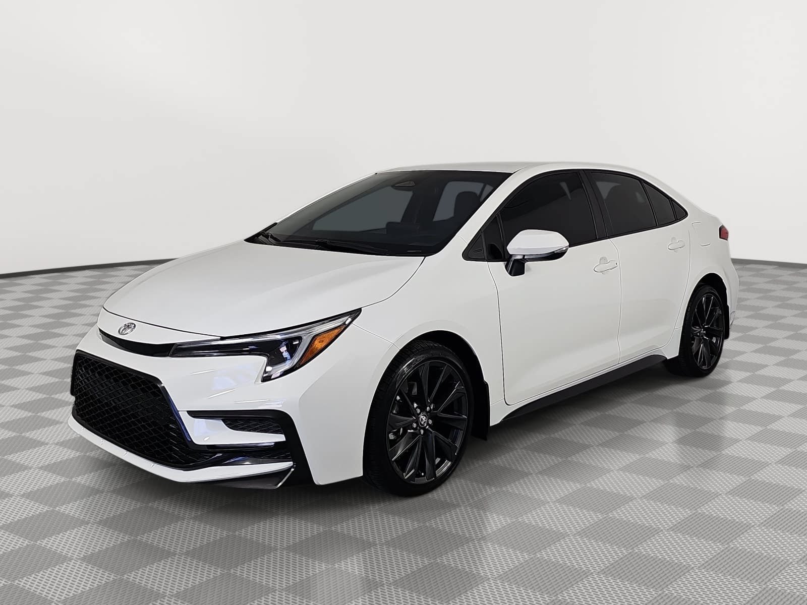 Used 2024 Toyota Corolla SE FWD image 4