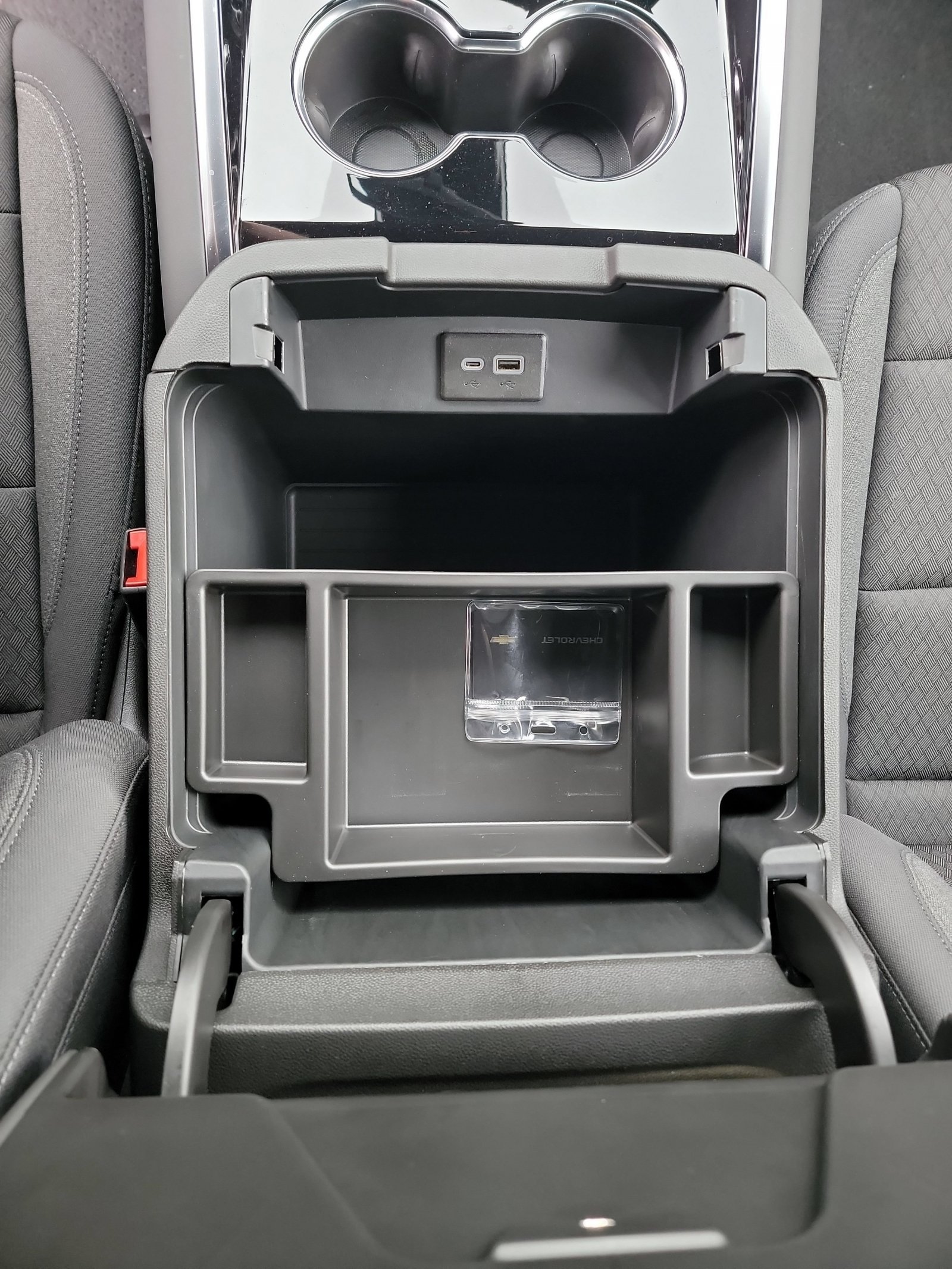 Used 2026 Chevrolet Suburban LS AWD/4WD image 28