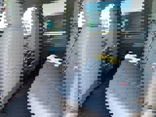 New 2025 GMC Sierra 2500 SLT w/ SLT Convenience Package image 12