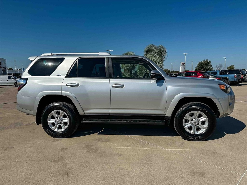 Used 2018 Toyota 4Runner SR5 Premium image 2