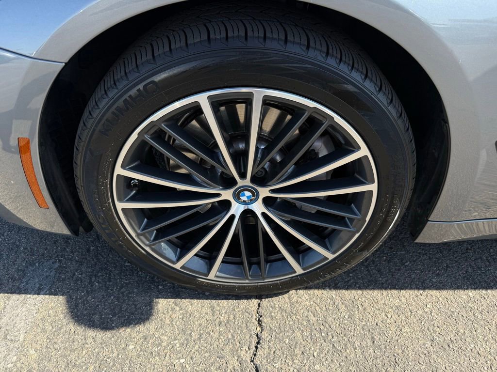 Used 2023 BMW 530e w/ Premium Package RWD image 9