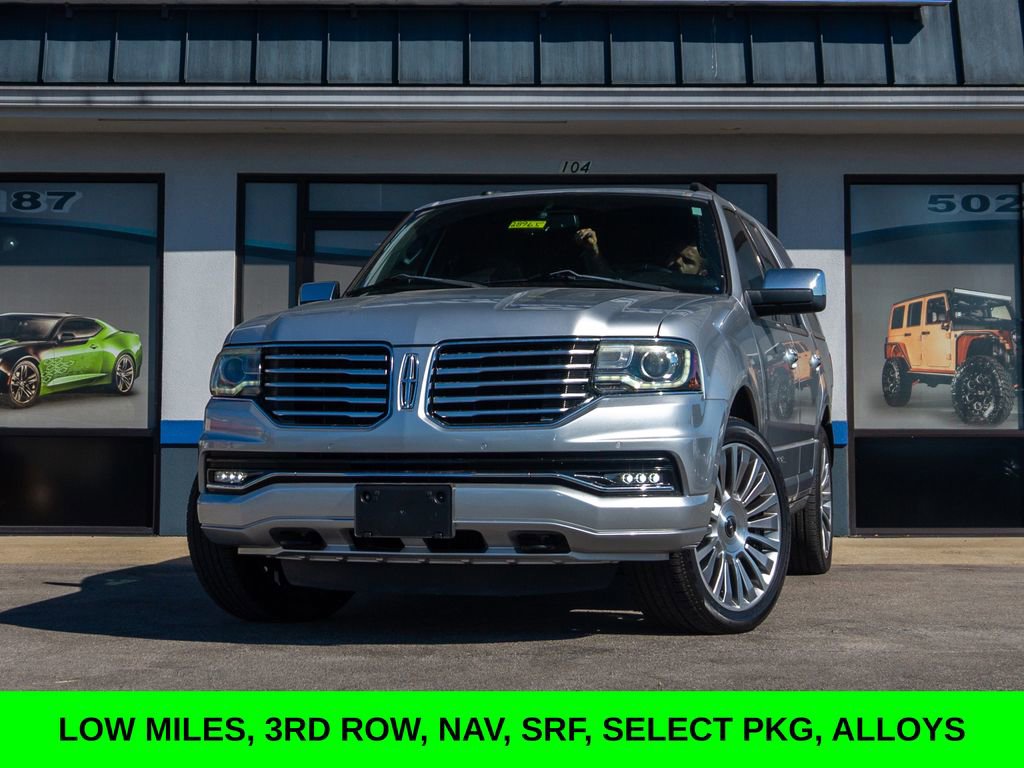 Used 2017 Lincoln Navigator Select image 11