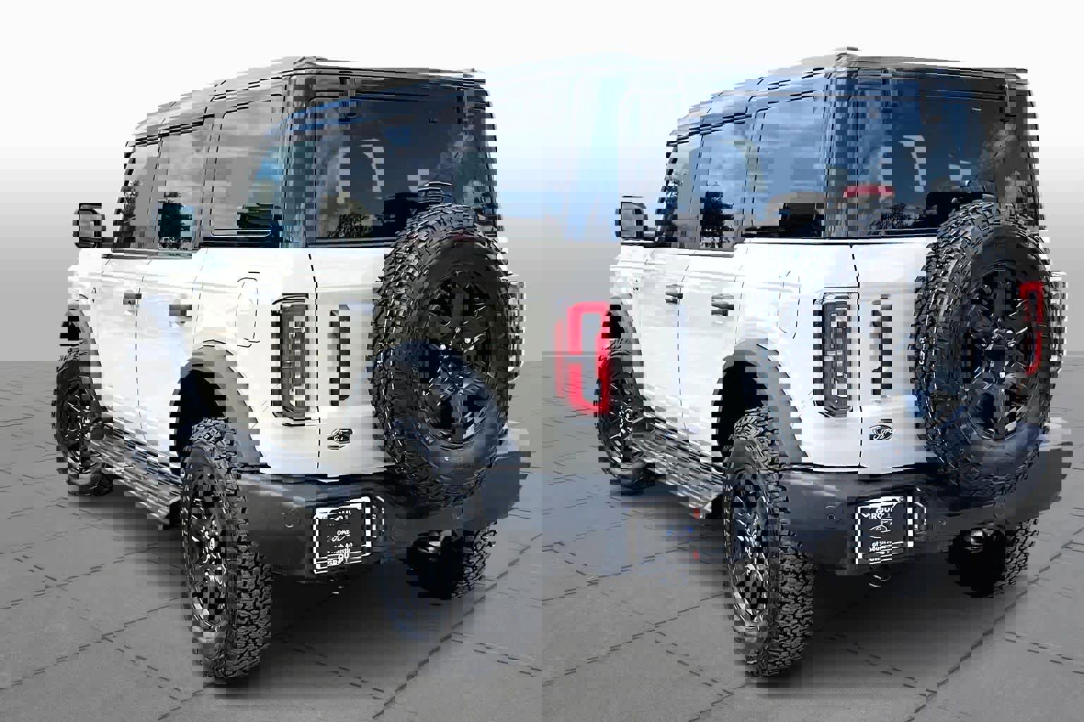 Used 2025 Ford Bronco Outer Banks image 11