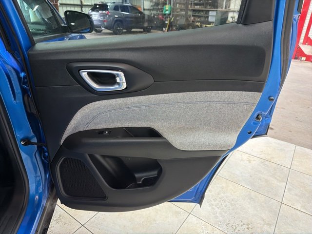 Used 2022 Jeep Compass Latitude image 18