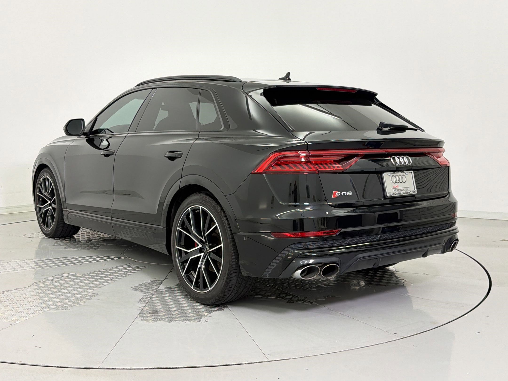 Used 2023 Audi SQ8 Prestige w/ Prestige Package AWD/4WD image 3
