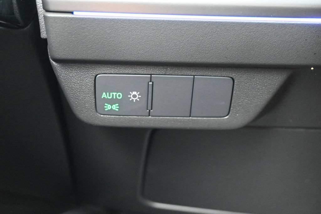 Used 2023 Audi Q4 e-tron Premium Plus AWD/4WD image 35