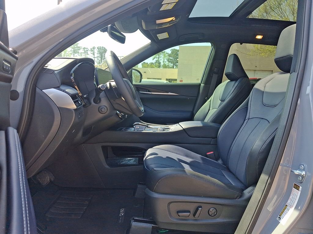 Used 2026 INFINITI QX60 Sport w/ Dark Cargo Package AWD/4WD image 13