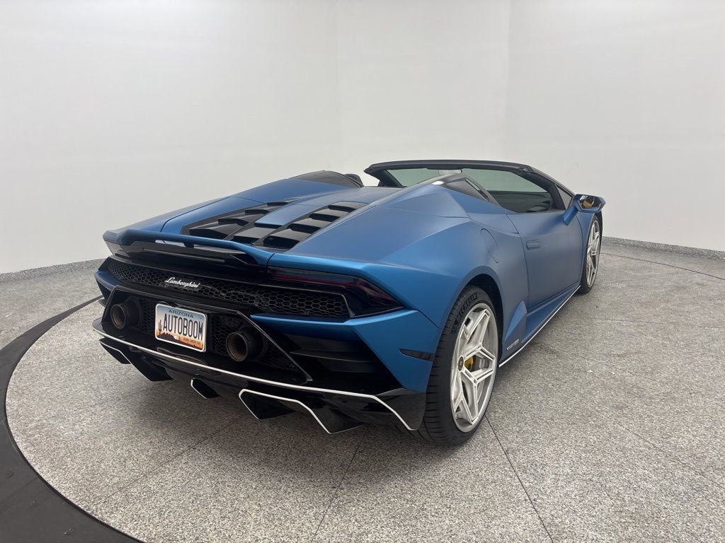 Used 2020 Lamborghini Huracan EVO image 12