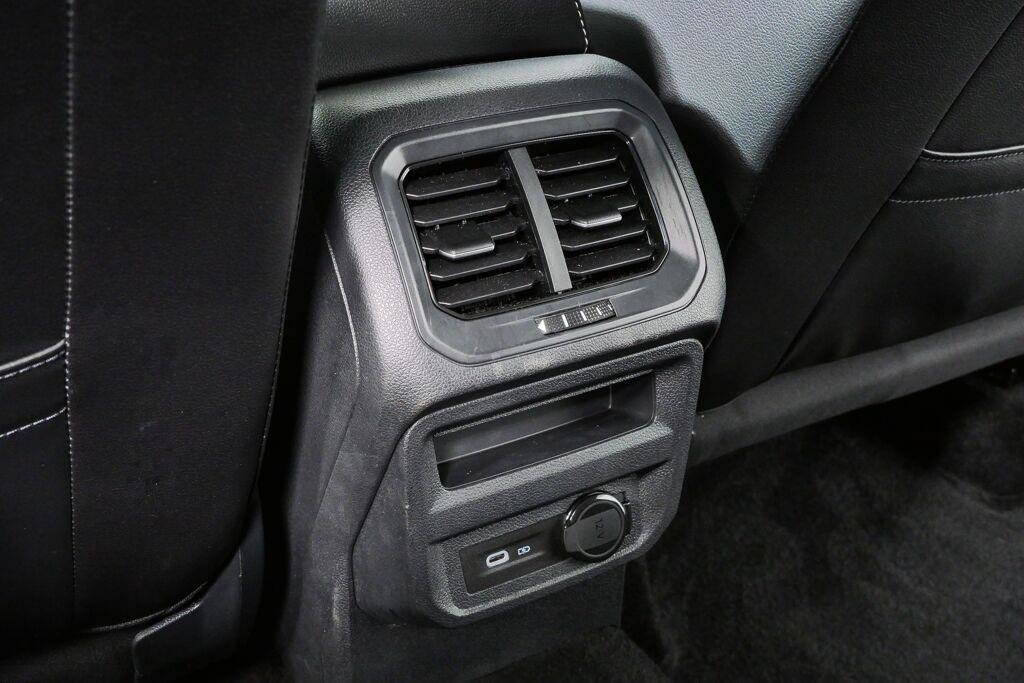 Used 2024 Volkswagen Tiguan SEL R-Line AWD/4WD image 21