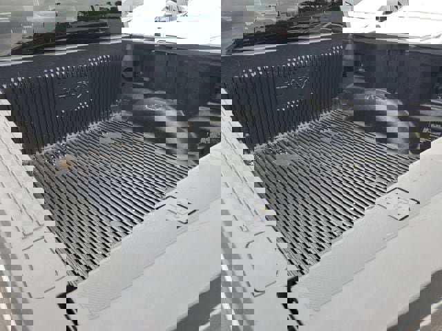 Used 2021 Ford F150 XLT image 9