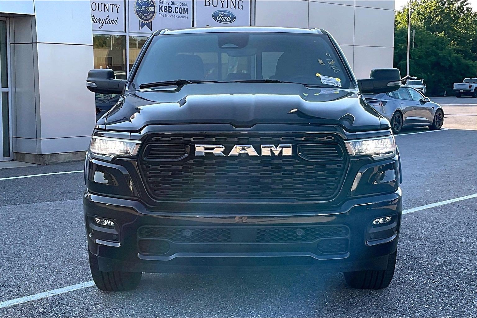 Used 2025 RAM 1500 Big Horn AWD/4WD image 2