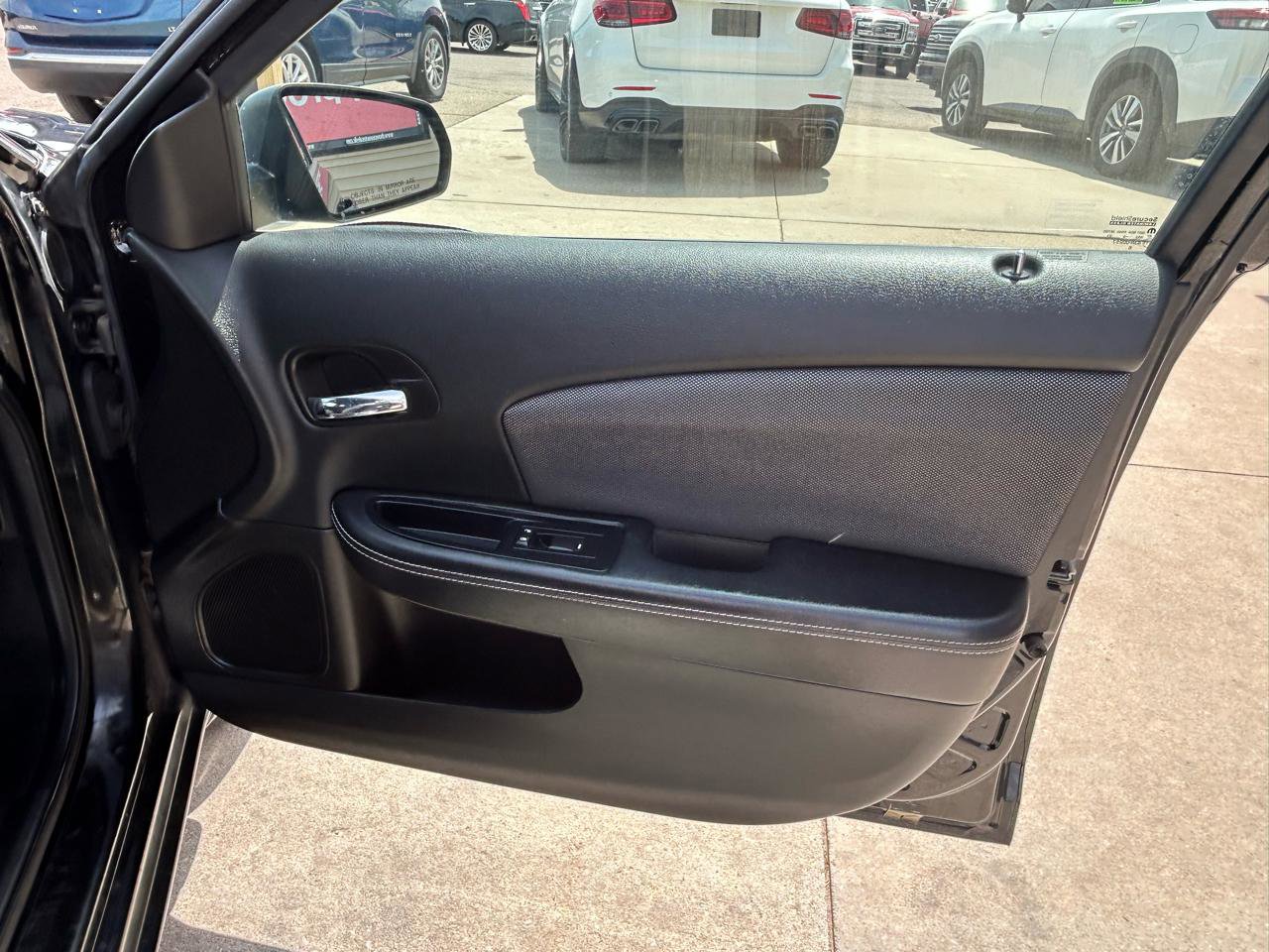 Used 2013 Dodge Avenger SE w/ Blacktop Pkg FWD image 16