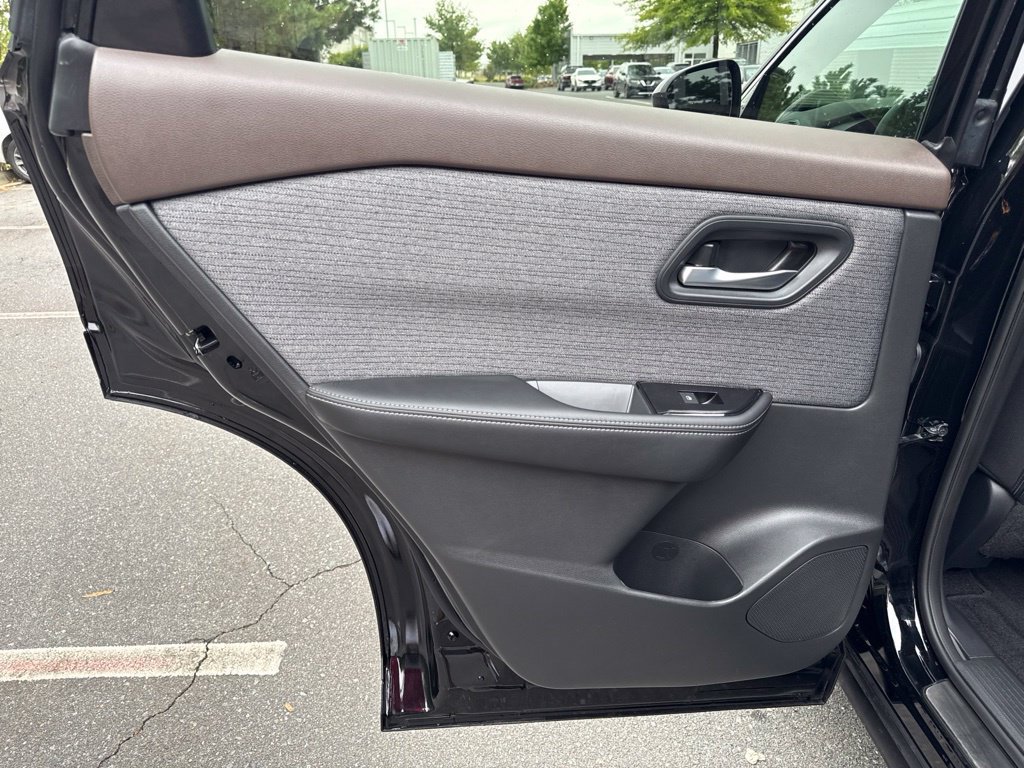 Used 2023 Nissan Rogue SV FWD image 26