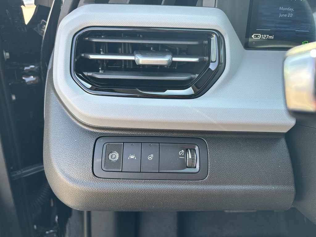 New 2027 Chevrolet Bolt LT w/ Comfort Package FWD image 18