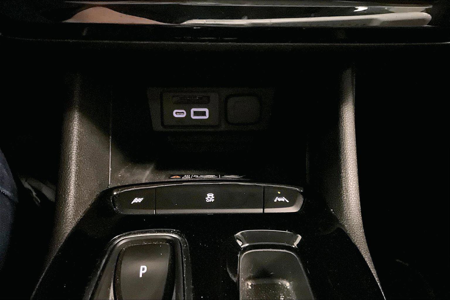 Used 2023 Chevrolet Bolt EUV LT w/ Driver Confidence Package image 31