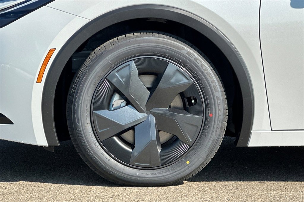 New 2026 Toyota Prius Plug-In Hybrid image 25