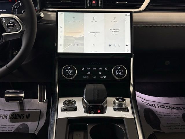 New 2024 Jaguar XF R-Dynamic SE image 22