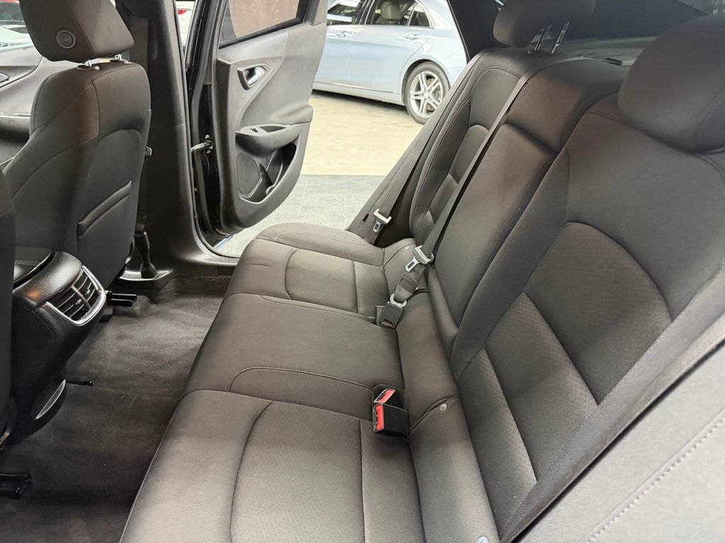 Used 2022 Chevrolet Malibu LT FWD image 38