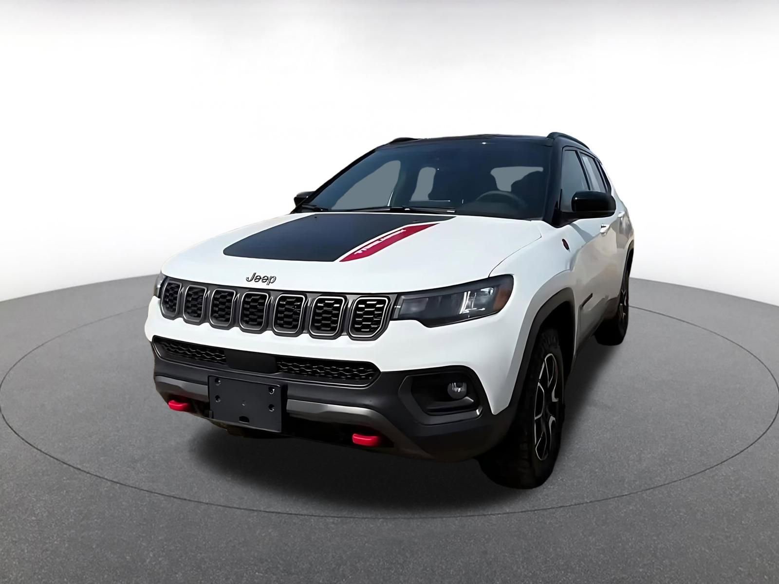Used 2025 Jeep Compass Trailhawk AWD/4WD image 7