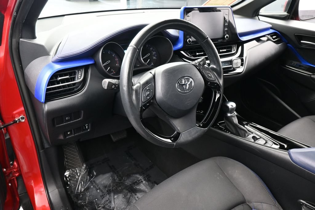 Used 2021 Toyota C-HR XLE FWD image 11