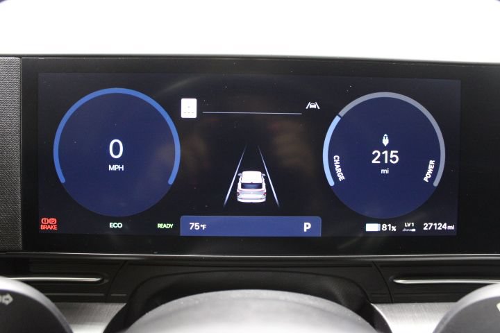 Used 2024 Hyundai Kona Limited FWD image 42