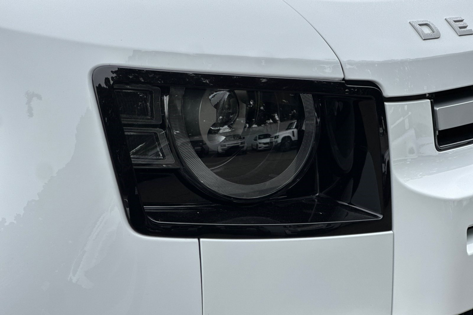 Used 2025 Land Rover Defender 130 S image 12