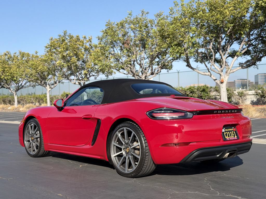 Used 2020 Porsche 718 Boxster RWD image 12