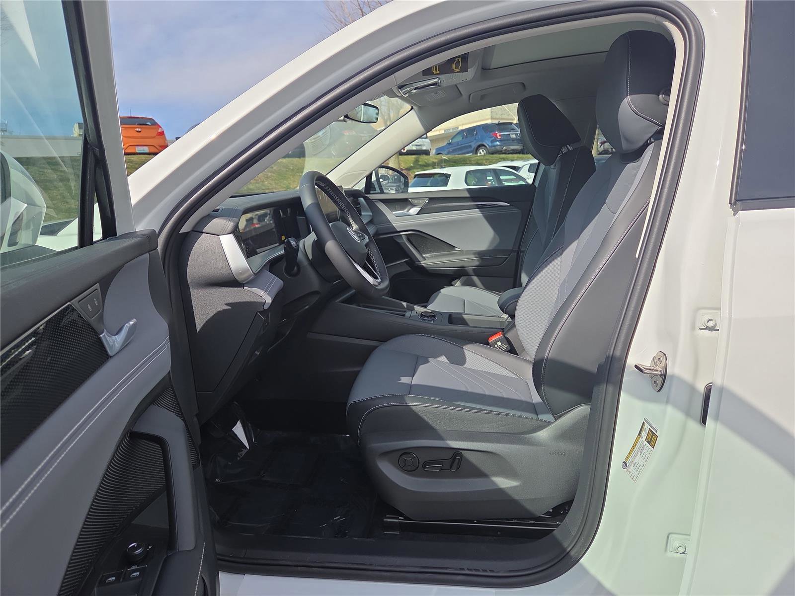 New 2026 Volkswagen Tiguan SE image 13