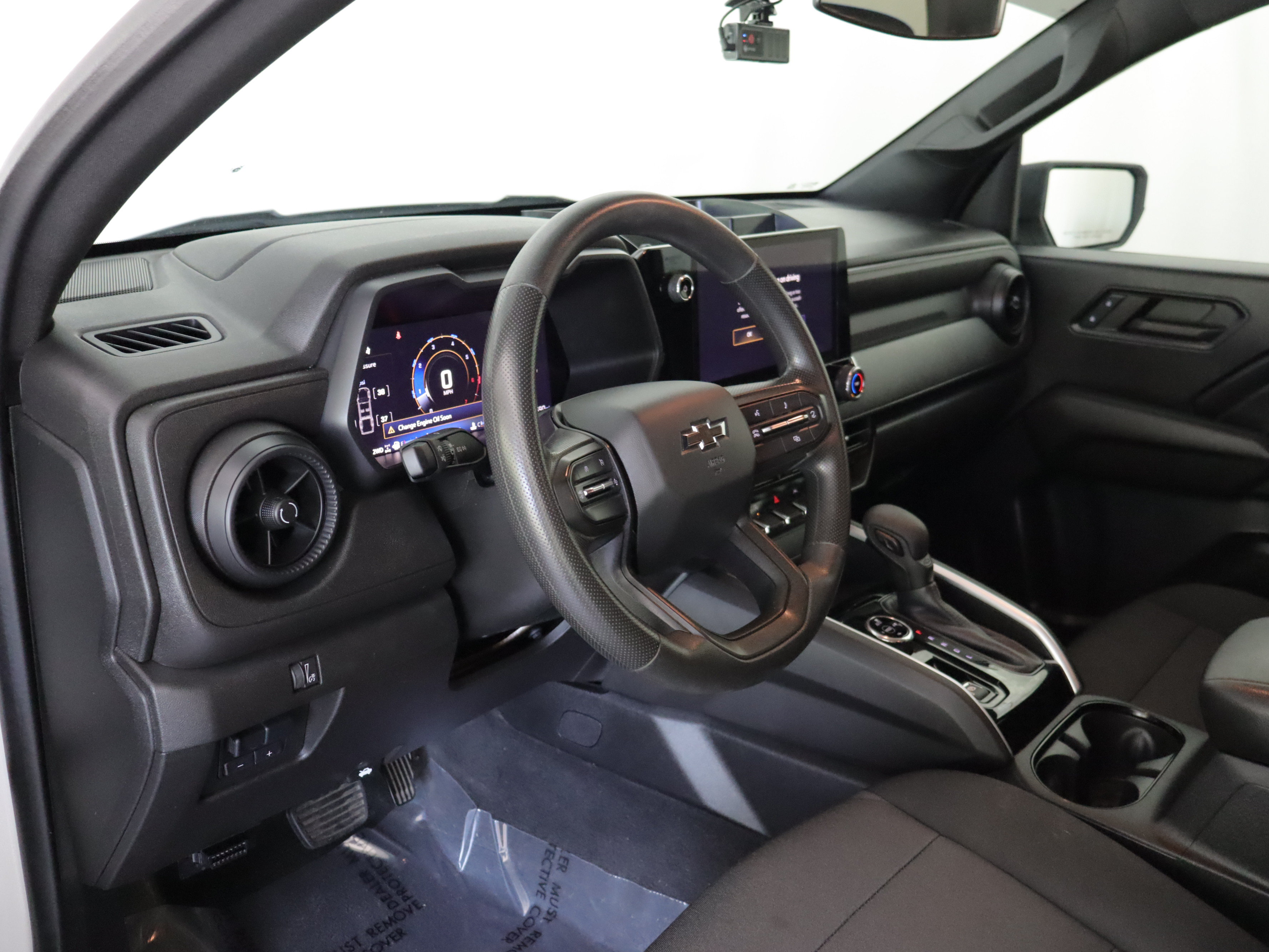 Used 2024 Chevrolet Colorado Trail Boss w/ Advanced Trailering Package AWD/4WD image 9