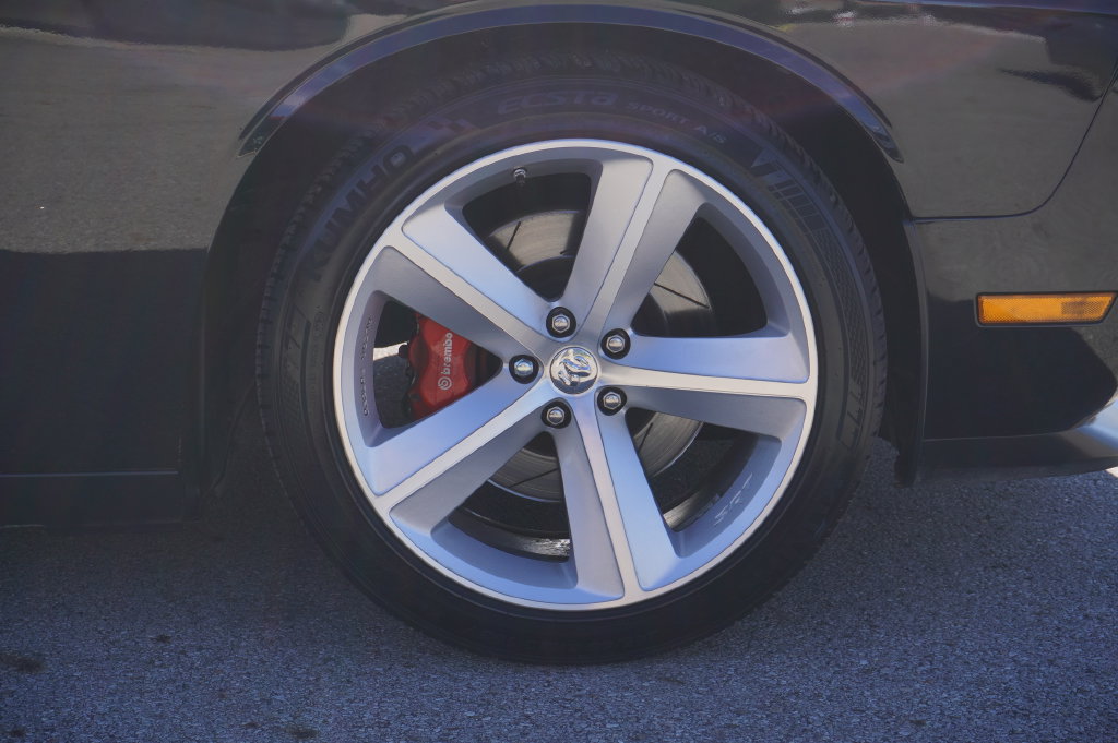Used 2009 Dodge Challenger SRT8 w/ SRT Option Group II RWD image 13