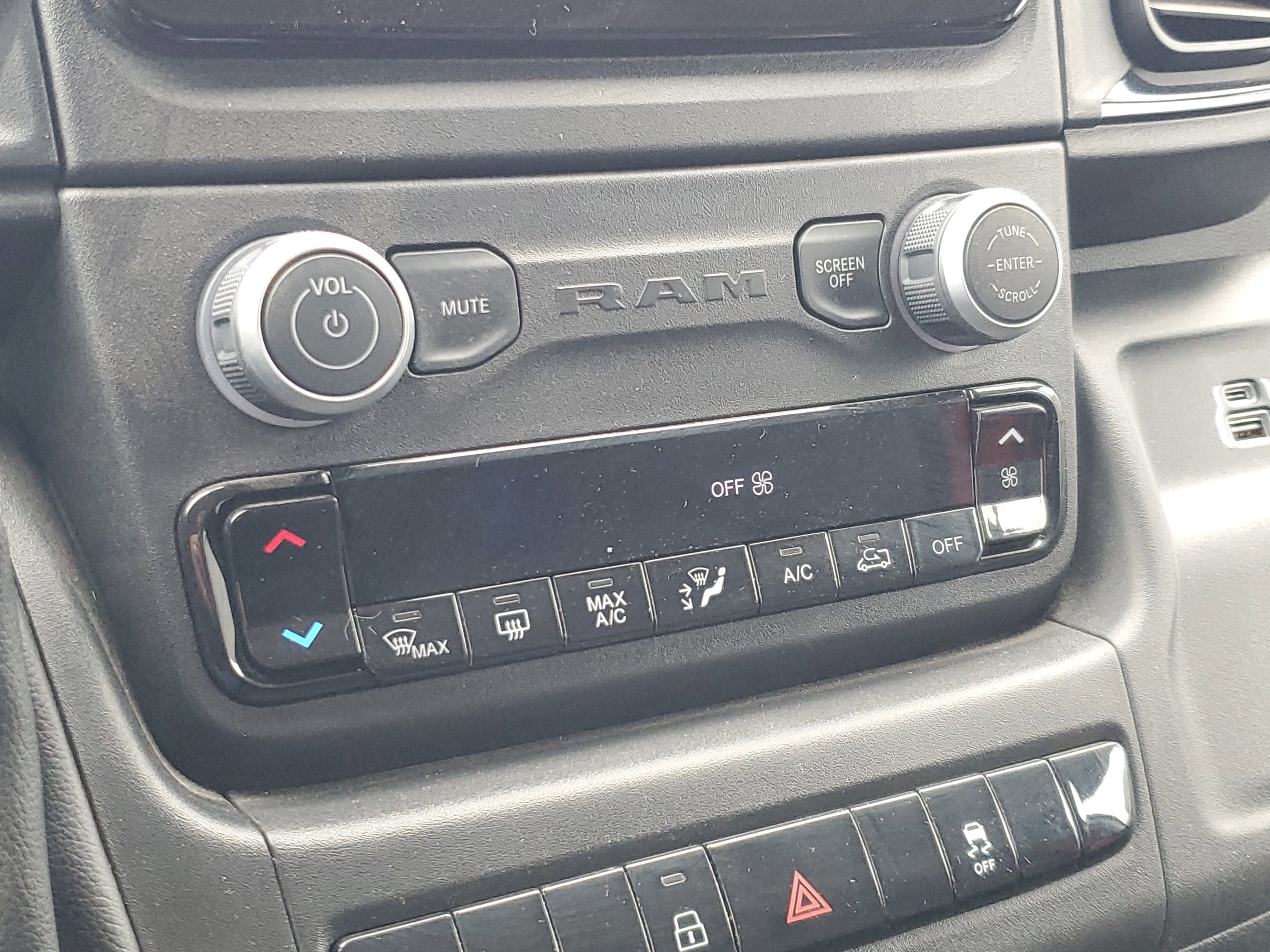 Used 2025 RAM ProMaster 2500 w/ Convenience Group image 16