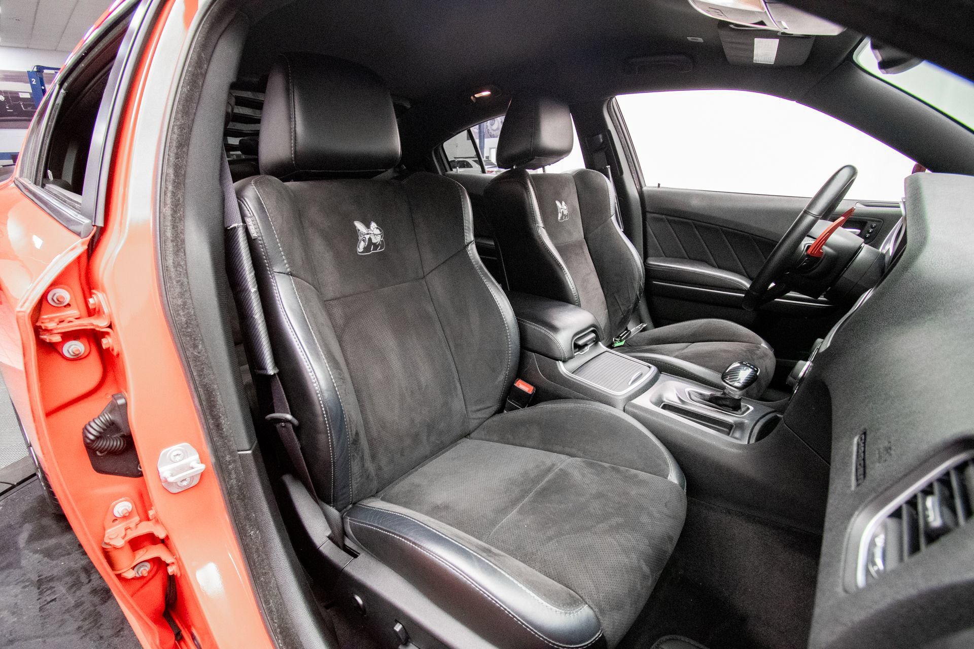 Used 2017 Dodge Charger R/T Scat Pack w/ Beats Audio Group RWD image 17