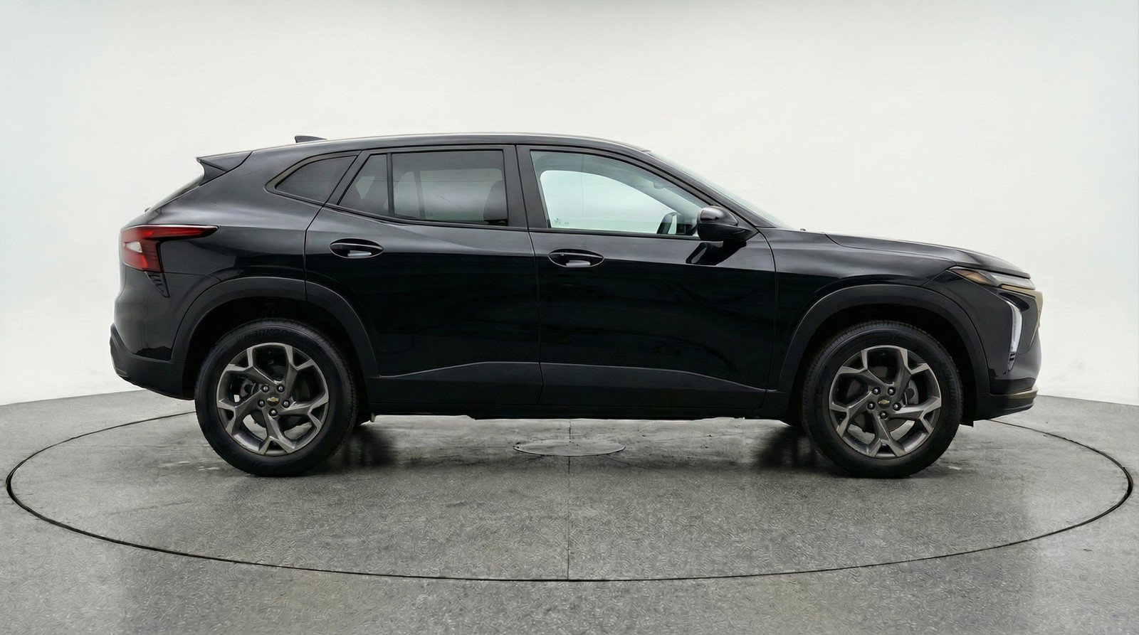 Used 2025 Chevrolet Trax LT w/ LT Convenience Package FWD image 11