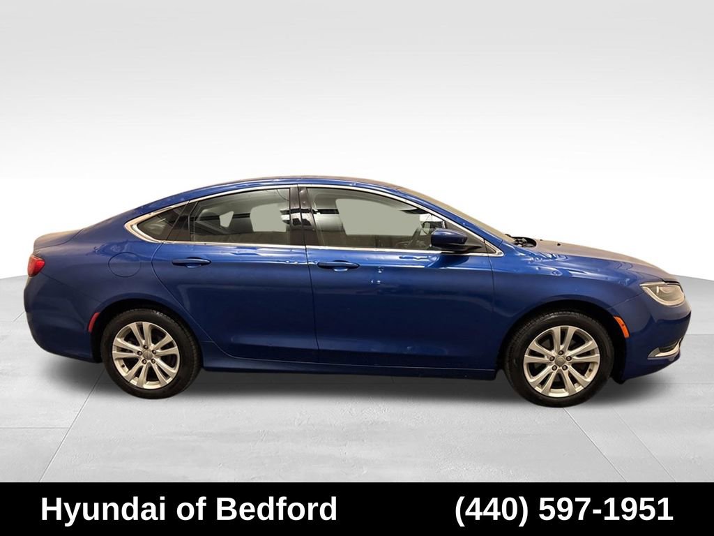 Used 2015 Chrysler 200 Limited FWD image 4