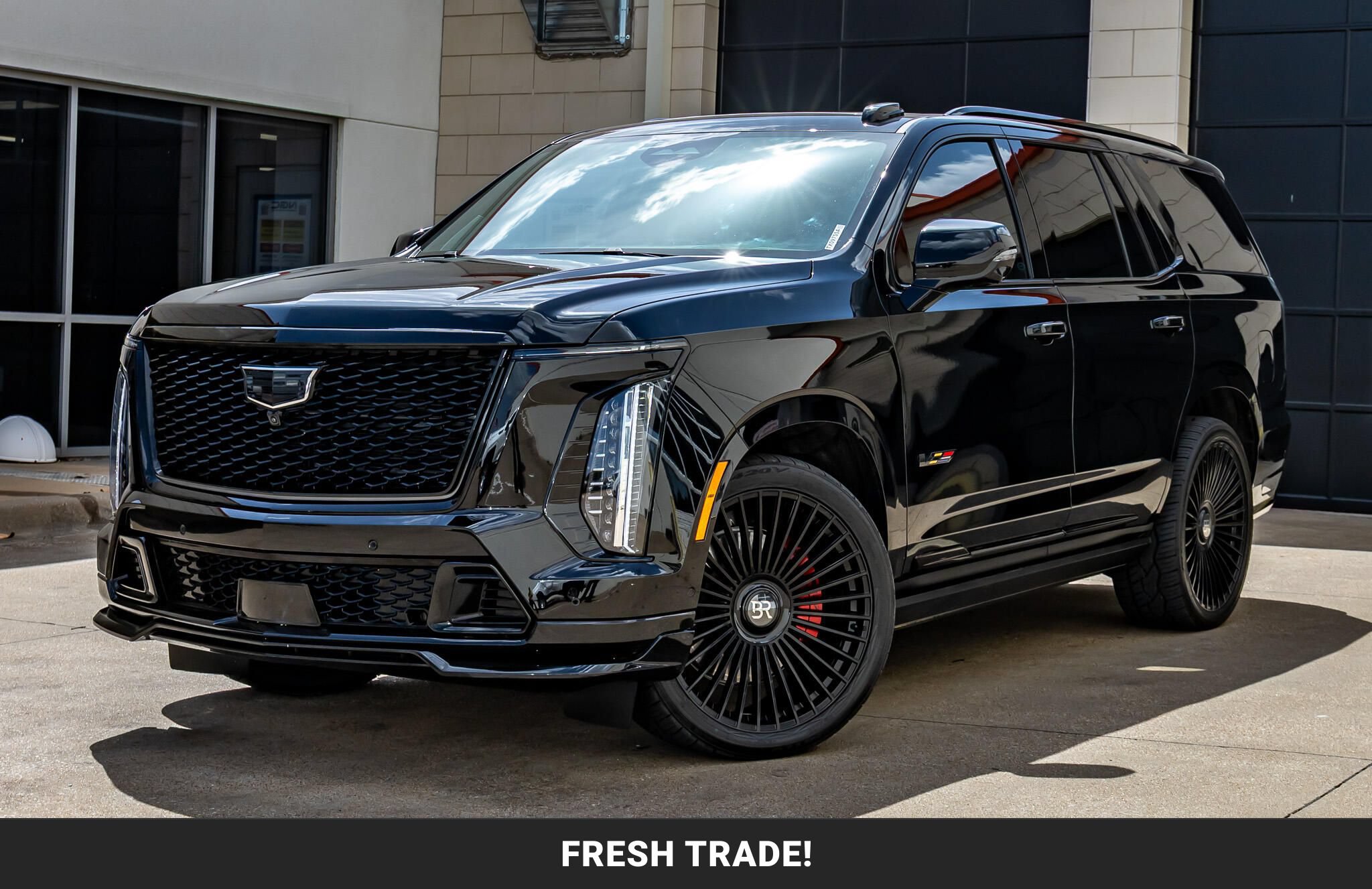 Used 2026 Cadillac Escalade V w/ LPO, ONYX Package AWD/4WD image 5