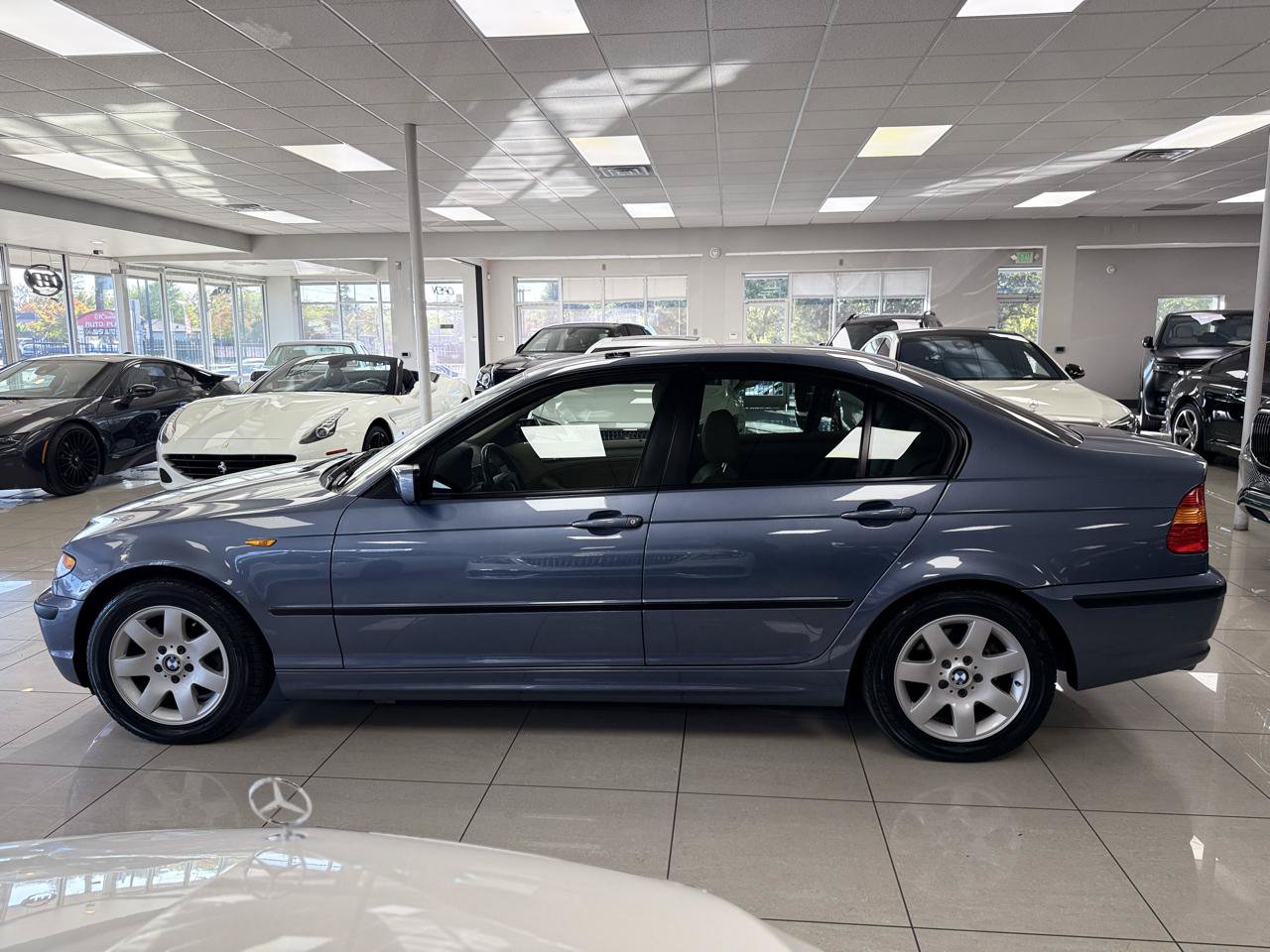 Used 2004 BMW 325i Sedan RWD image 3