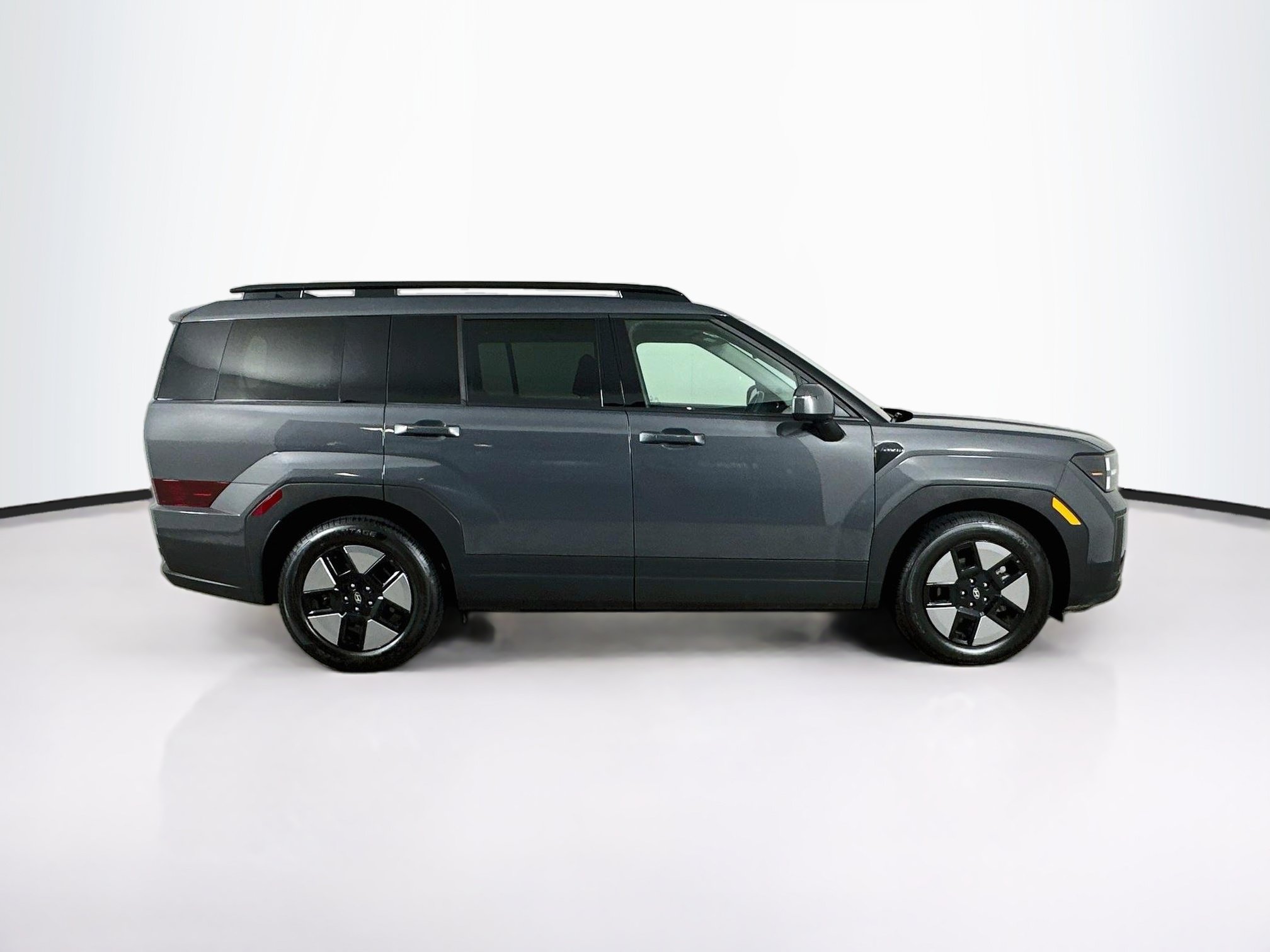 Used 2025 Hyundai Santa Fe SEL FWD image 10