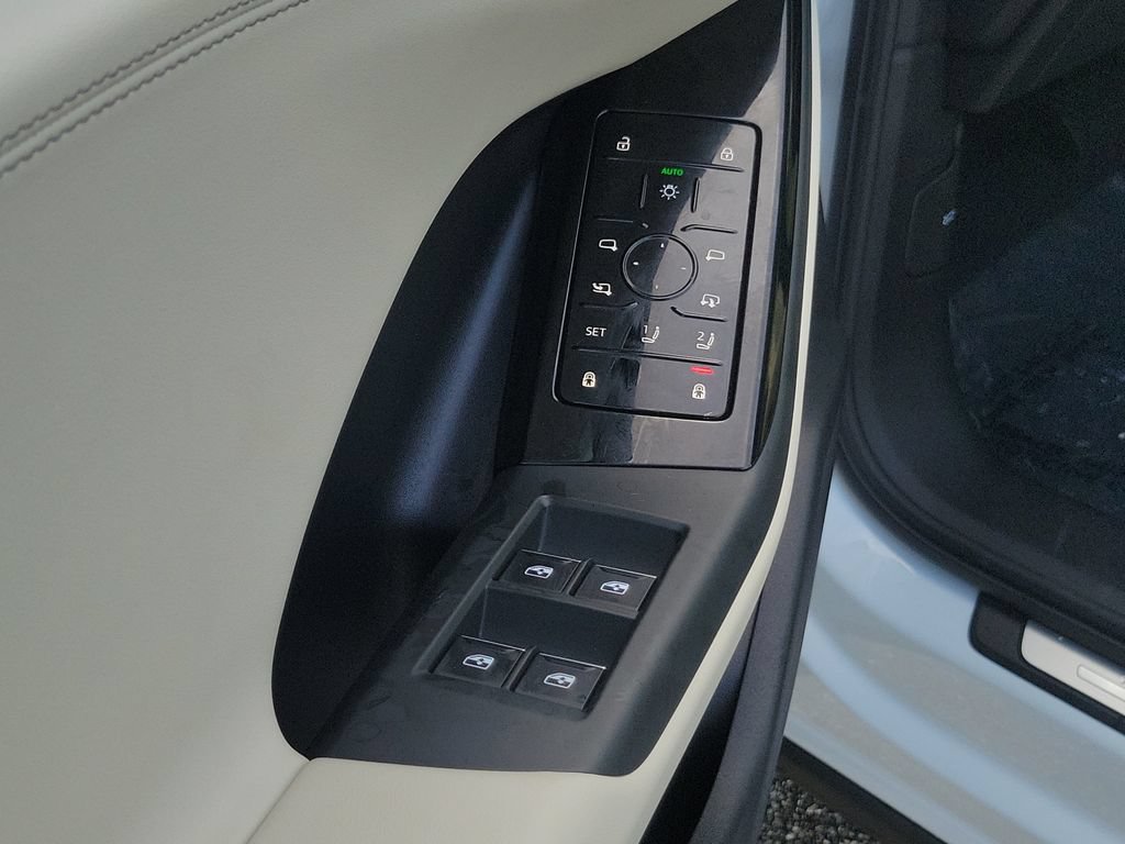 Certified 2025 Audi Q6 e-tron Premium AWD/4WD image 21