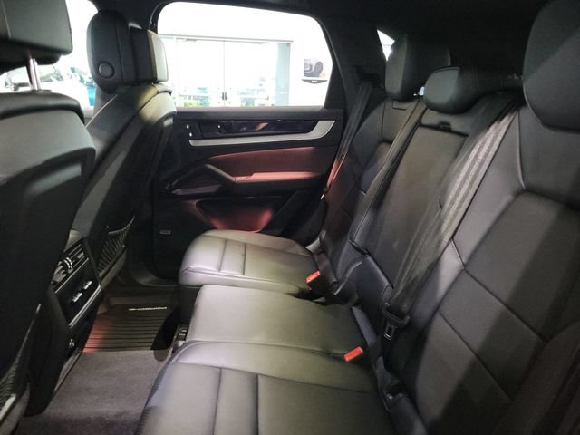 Used 2024 Porsche Cayenne S AWD/4WD image 10