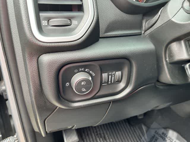 Used 2020 RAM 2500 Big Horn w/ Level 1 Equipment Group AWD/4WD image 32