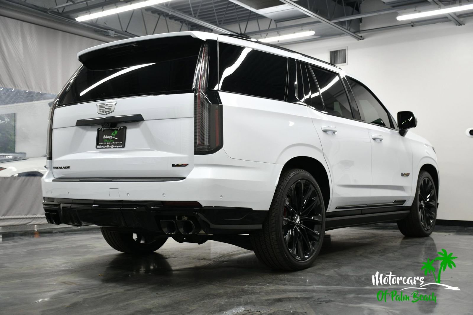 Used 2026 Cadillac Escalade V w/ LPO, ONYX Package image 16